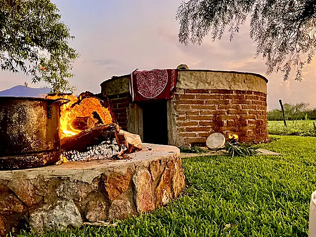 Horno de barro y fuego exterior